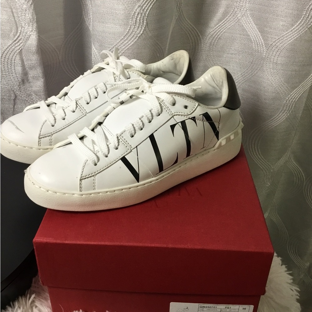 Valentino Garavani White Leather Sneakers with Gold Stamp - Picture 4 of 10